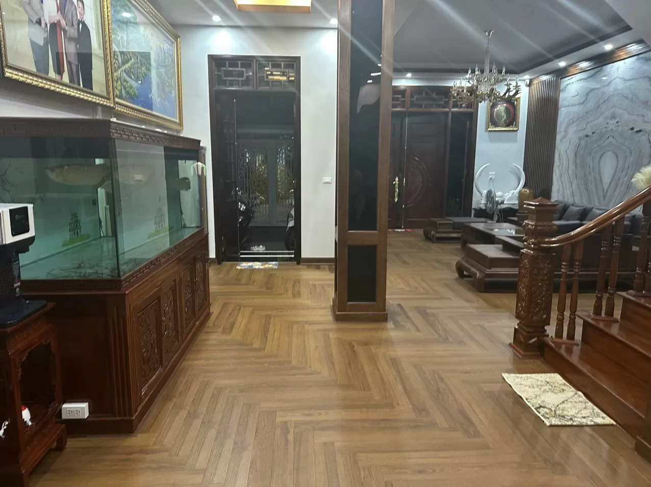 Vì sao sàn gỗ xương cá cốt đen ngày càng được ưa chuộng?