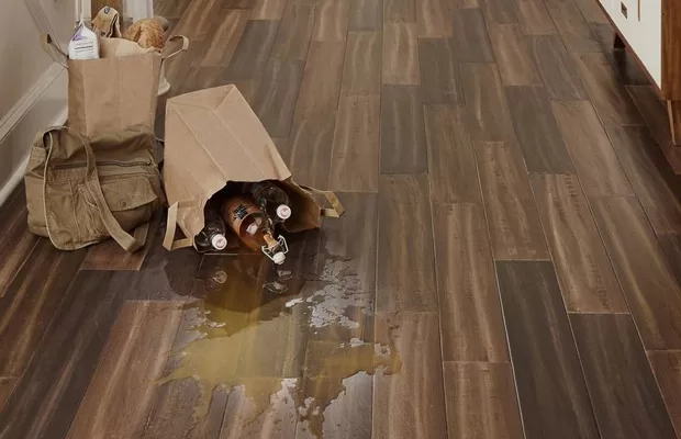 Nguyên nhân khiến sàn gỗ dễ bị hư hỏng trong mùa mưa