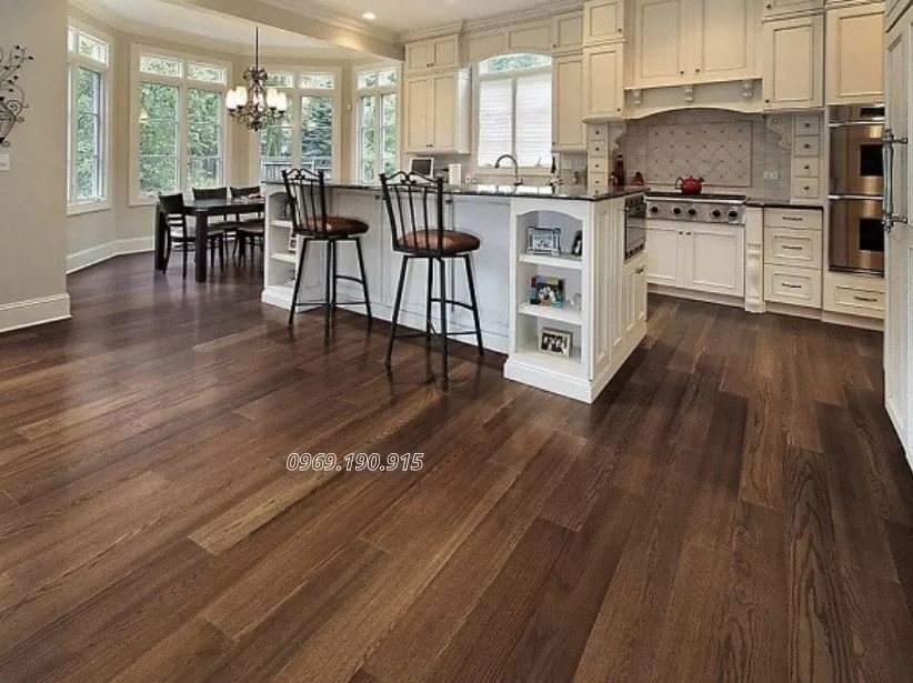 Chọn sàn gỗ có lớp phủ chống trầy xước